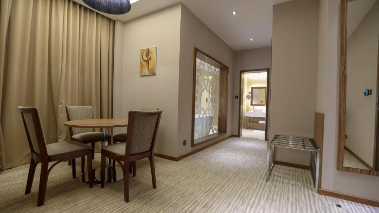 V Boutique Hotel 3*