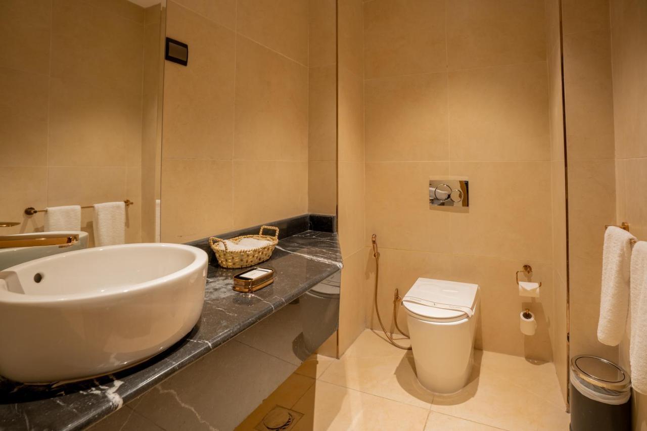V Boutique Hotel 3*